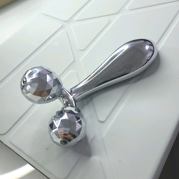 Face lifting 4D roller - Picture 3 of 4